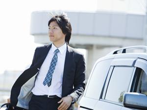自動車部品の卸問屋「RAYTON」です